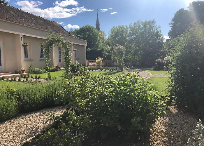 Riverside Lodge
